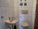 separates WC