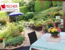 Terrasse mit Blick in den Garten
